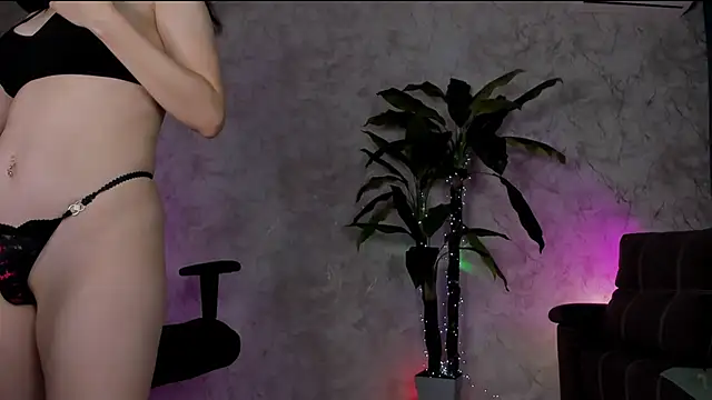 Emma7 online show from 07.15.26
