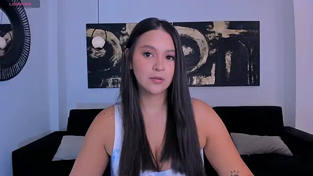 Snapshot of ToriCrossX chatting on 11.19.25 ToriCrossX online show from 11.19.25