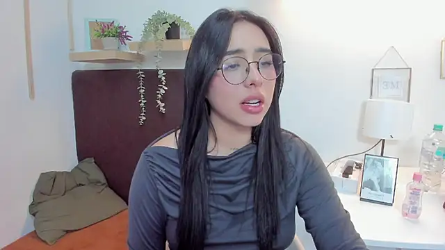 Snapshot of isabella_jade chatting on 02.24.25 isabella jade online show from 02.24.25