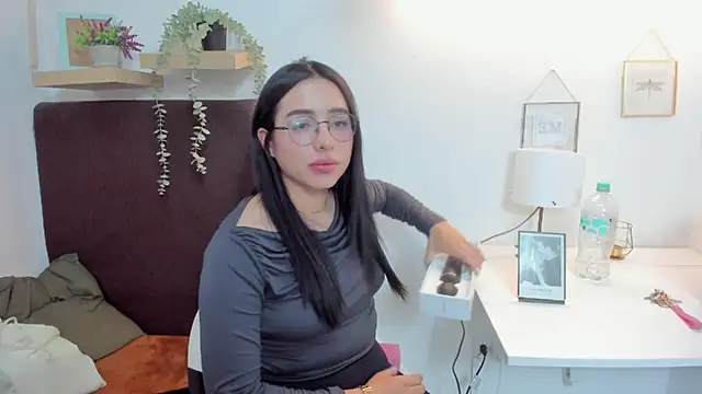 Snapshot of isabella_jade chatting on 02.25.25 isabella jade online show from 02.25.25