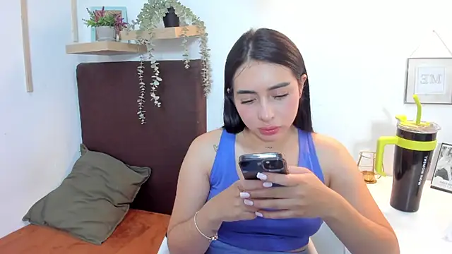 Snapshot of isabella_jade chatting on 03.06.25 isabella jade online show from 03.06.25