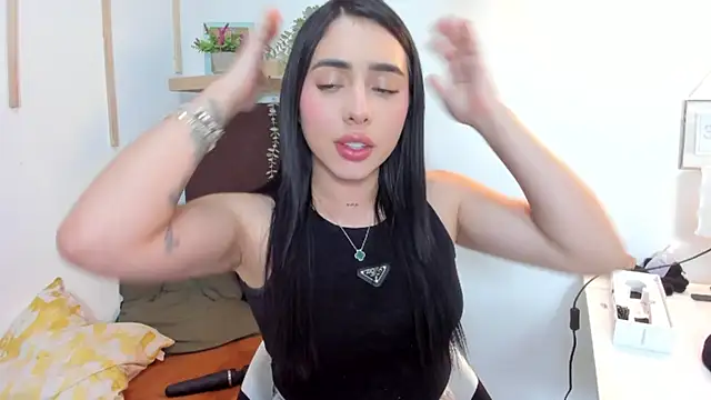 Snapshot of isabella_jade chatting on 03.11.25 isabella jade online show from 03.11.25