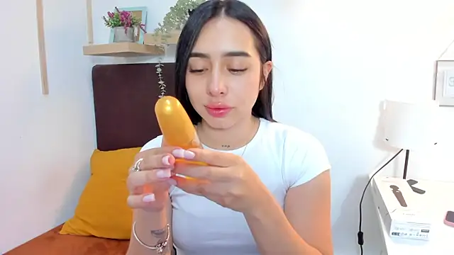 Snapshot of isabella_jade chatting on 03.15.25 isabella jade online show from 03.15.25