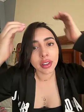 Snapshot of isabella_jade chatting on 10.04.25 isabella jade online show from 10.04.25