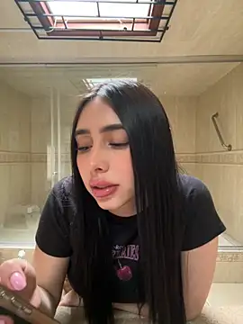 Snapshot of isabella_jade chatting on 10.22.25 isabella jade online show from 10.22.25