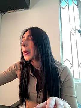 Snapshot of isabella_jade chatting on 10.24.25 isabella jade online show from 10.24.25