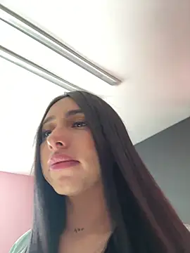 Snapshot of isabella_jade chatting on 10.25.25 isabella jade online show from 10.25.25