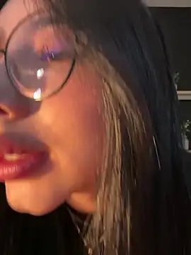 Snapshot of isabella_jade chatting on 11.03.25 isabella jade online show from 11.03.25