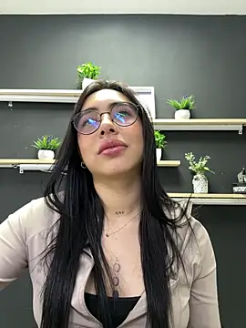 Snapshot of isabella_jade chatting on 11.08.25 isabella jade online show from 11.08.25