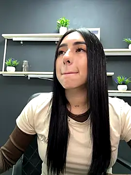 Snapshot of isabella_jade chatting on 11.17.25 isabella jade online show from 11.17.25