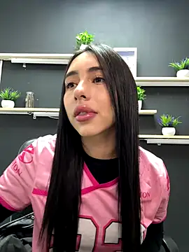 Snapshot of isabella_jade chatting on 11.19.25 isabella jade online show from 11.19.25