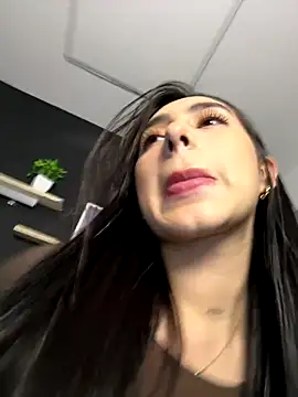 Snapshot of isabella_jade chatting on 11.22.25 isabella jade online show from 11.22.25