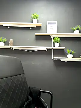 Snapshot of isabella_jade chatting on 11.25.25 isabella jade online show from 11.25.25