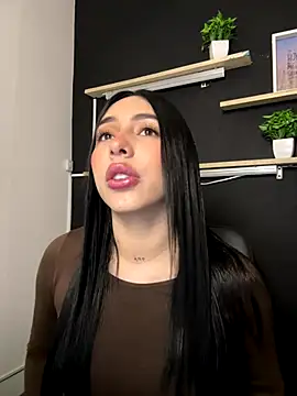 Snapshot of isabella_jade chatting on 12.18.25 isabella jade online show from 12.18.25