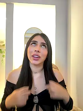 Snapshot of isabella_jade chatting on 12.20.25 isabella jade online show from 12.20.25