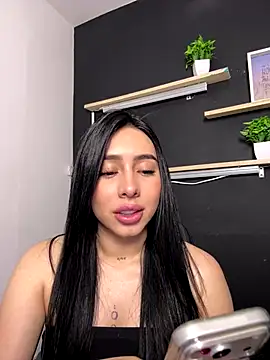 Snapshot of isabella_jade chatting on 12.23.25 isabella jade online show from 12.23.25