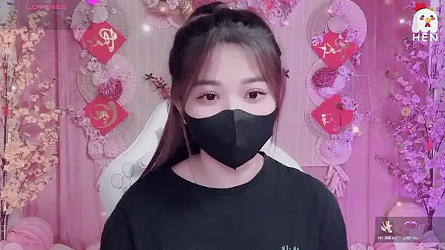 Snapshot of hen237 chatting on 02.14.26 hen237 online show from 02.14.26