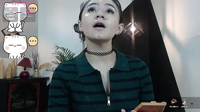 Snapshot of Perla_Campbell chatting on 12.30.24 Perla Campbell online show from 12.30.24