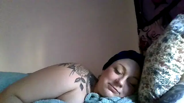 Snapshot of peachyjade chatting on 05.21.26 peachyjade online show from 05.21.26