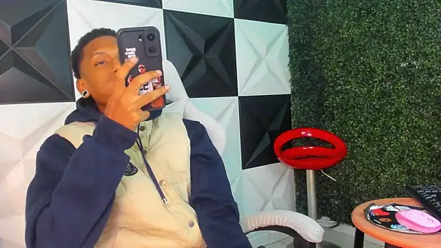Snapshot of ManSant chatting on 02.02.26 ManSant online show from 02.02.26