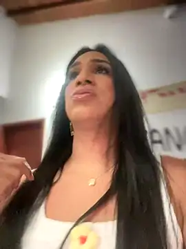 Ashly Miller online show from 10.15.25