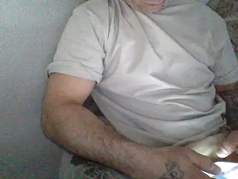 Snapshot of Nowy111 chatting on 05.14.26 Nowy111 online show from 05.14.26
