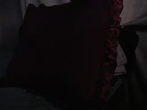 Snapshot of devine_TATAS chatting on 11.11.25 devine TATAS online show from 11.11.25