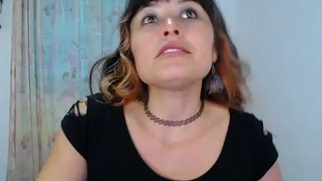 Alexandrasaenz online show from 04.12.26