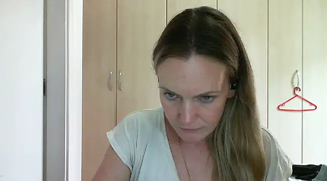 Annylove1 online show from 03.18.25