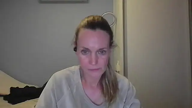 Annylove1 online show from 11.23.25