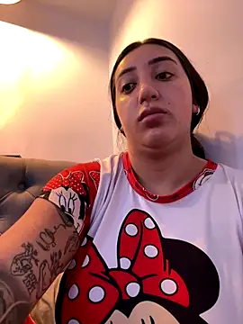 Snapshot of Hannahoff chatting on 12.04.24 Hannahoff online show from 12.04.24