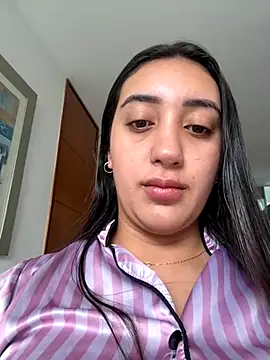 Snapshot of Hannahoff chatting on 10.18.25 Hannahoff online show from 10.18.25