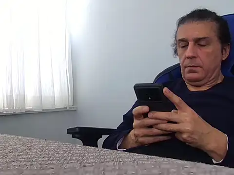 Snapshot of ALPHANDRE chatting on 04.04.26 ALPHANDRE online show from 04.04.26