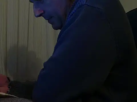 Snapshot of ALPHANDRE chatting on 04.08.26 ALPHANDRE online show from 04.08.26