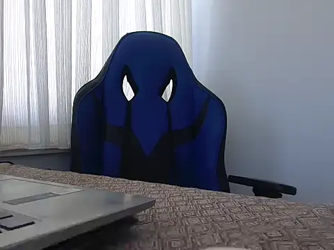 Snapshot of ALPHANDRE chatting on 04.12.26 ALPHANDRE online show from 04.12.26