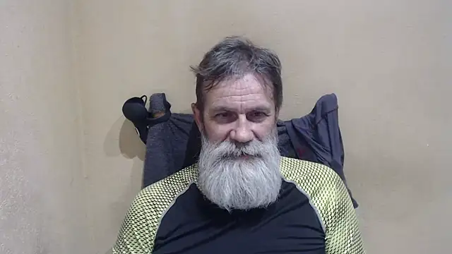 Snapshot of AlexNudo chatting on 05.17.26 AlexNudo online show from 05.17.26