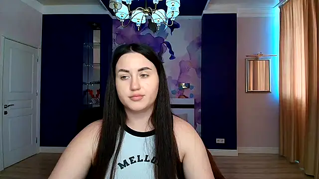 Roxie Bradley online show from 02.10.25