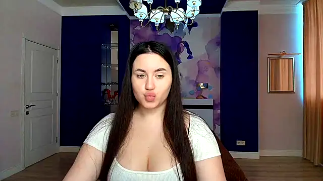 Roxie Bradley online show from 03.04.25