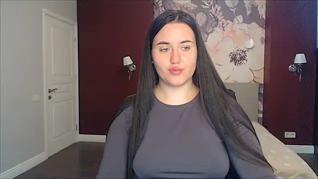 Roxie Bradley online show from 03.19.25