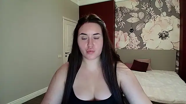 Roxie Bradley online show from 09.22.25