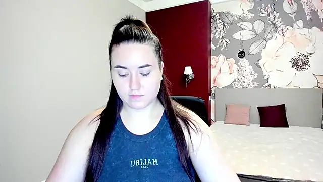 Roxie Bradley online show from 02.18.26