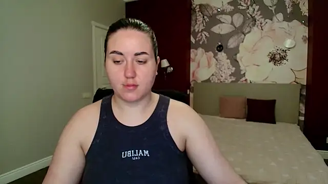 Snapshot of Roxie_Bradley chatting on 04.21.26 Roxie Bradley online show from 04.21.26