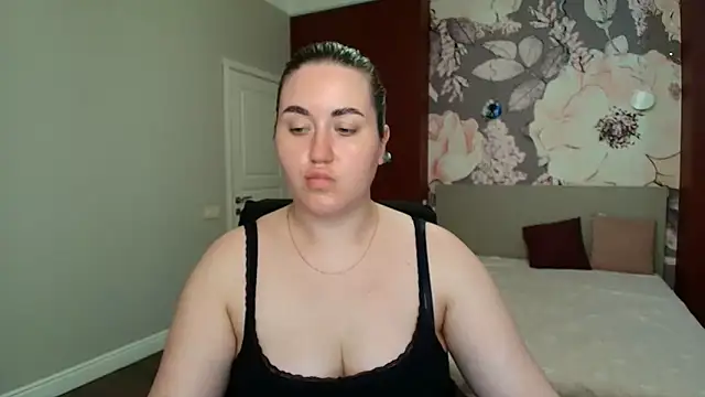 Snapshot of Roxie_Bradley chatting on 05.20.26 Roxie Bradley online show from 05.20.26