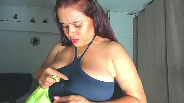 Snapshot of Sinthia_Collins chatting on 06.26.26 Sinthia Collins online show from 06.26.26