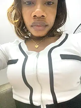  yisela  online show from 12.05.25