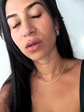 lady-rosse online show from 03.10.25