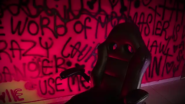 Snapshot of Laura_takint chatting on 02.11.25 Laura takint online show from 02.11.25