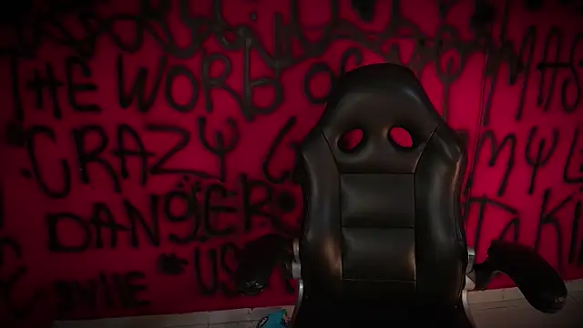 Snapshot of Laura_takint chatting on 02.24.25 Laura takint online show from 02.24.25