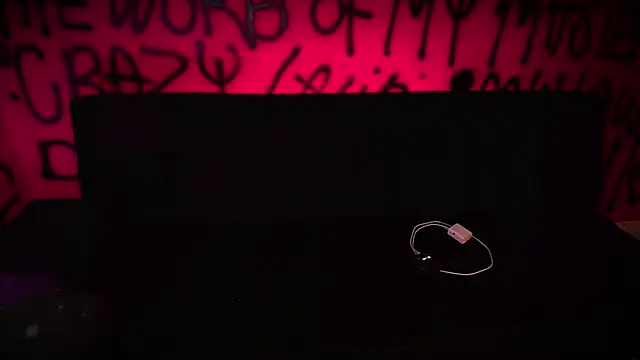 Snapshot of Laura_takint chatting on 02.26.25 Laura takint online show from 02.26.25