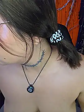 Laura takint online show from 06.22.26